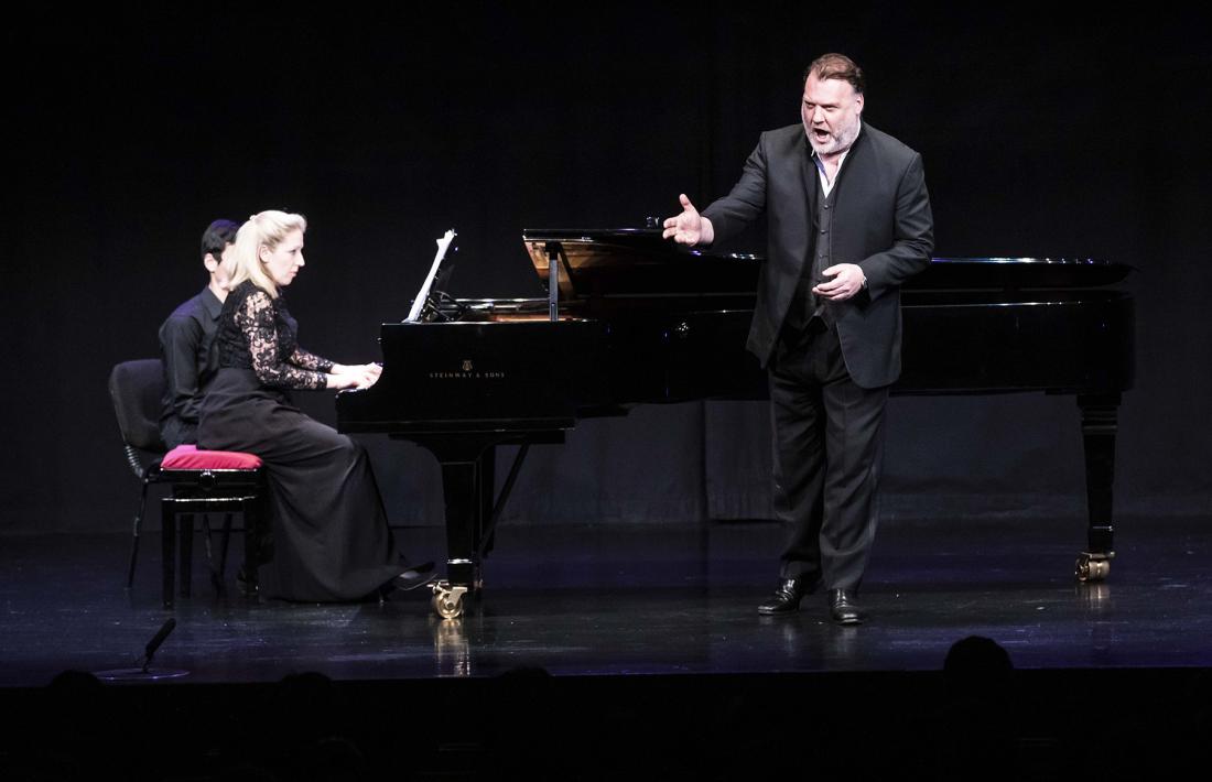 El tenor gal·lès va cantar amb l'acompanyament de la pianista Annabel Twhaite.