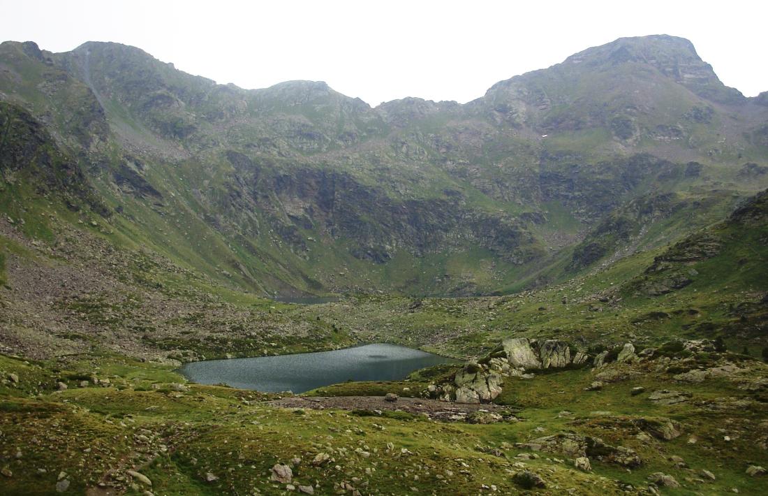 Vista dels llacs de Tristaina.