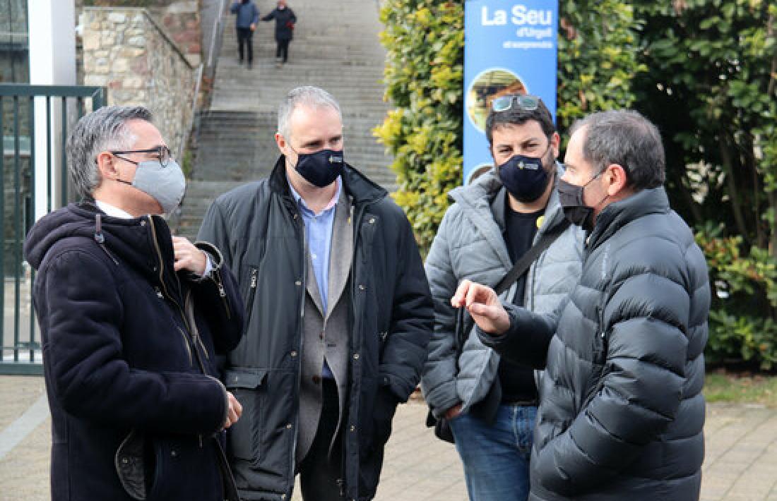 Tremosa durant la visita d’ahir a la Seu, amb l’alcalde, Jordi Fàbrega, el vicealcalde Francesc Viaplana i el gerent al Parc Olímpic del Segre, Francesc Ganyet.