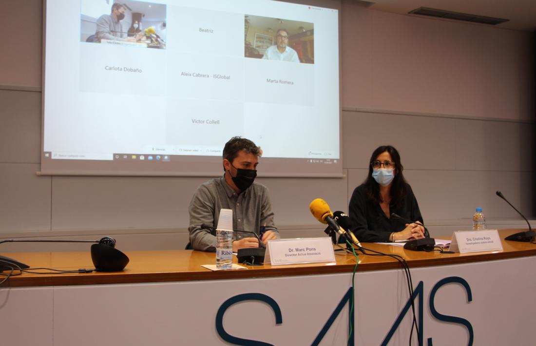 Marc Pons i Cristina Royo en la presentació dels resultats de l'estudi.