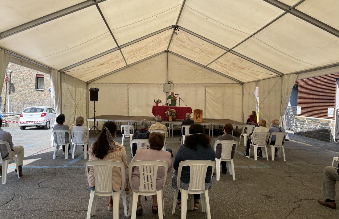 Un instant de la missa celebrada aquest matí a Soldeu amb motiu de Sant Bartomeu.