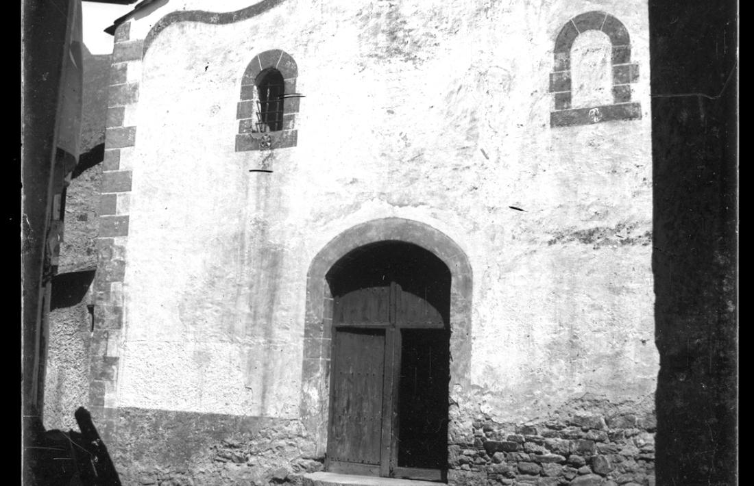 ’entrada principal de Sant Esteve, per la placeta de Fontbernat, fins als anys 40.