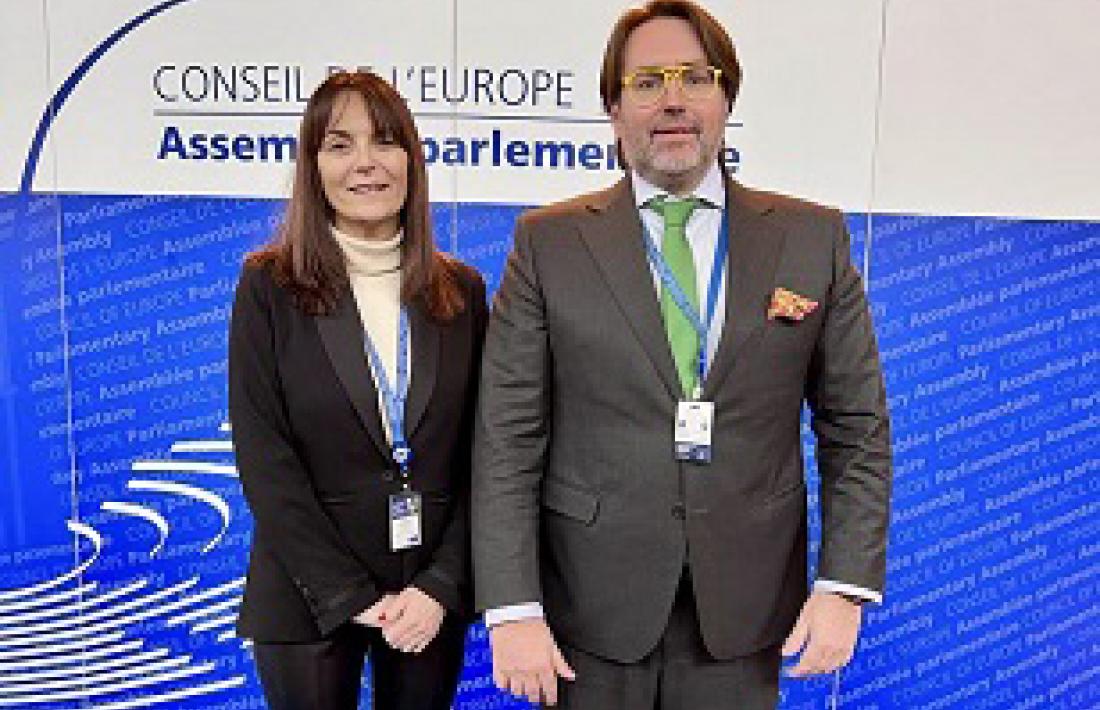 Mònica Bonell i Carles Naudi a la sessió d'hivern de l'APCE.