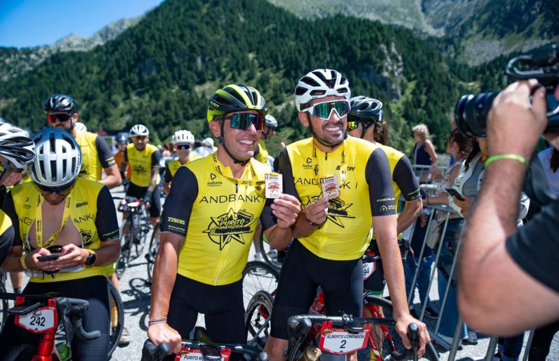 'Purito' i Contador, amb la medalla de 'finisher'.