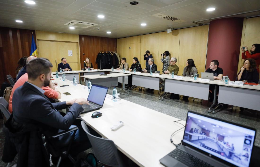 Un moment de la presentació de l’esborrany del pacte d’Estat de salut a la CASS, SAAS i col·legis professionals, avui.