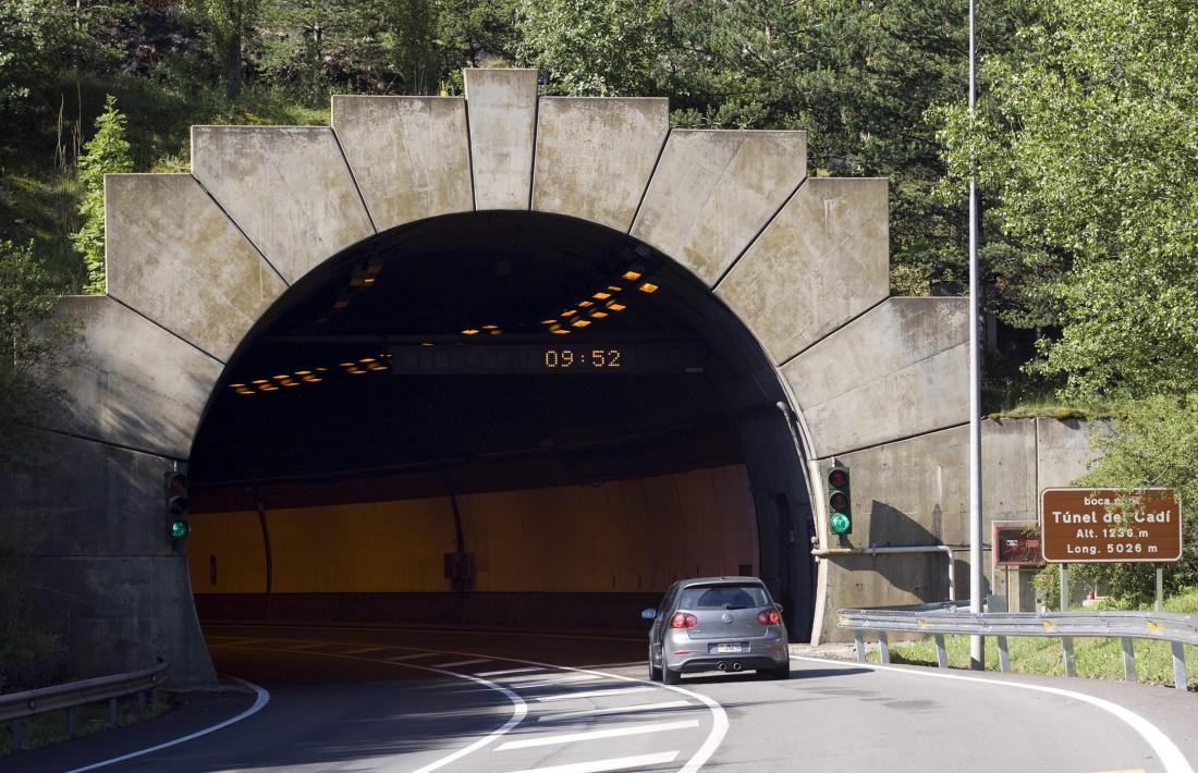 Entrada a la infraestructura pirinenca. 