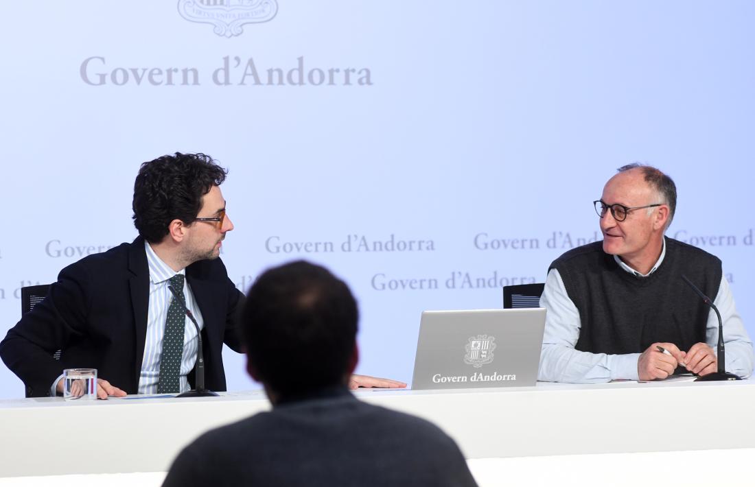 Guillem Casal i Josep Casals, avui en roda de premsa a l’edifici administratiu.