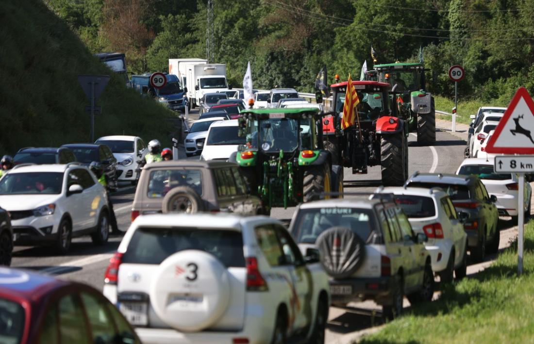 Els tractors marxant.