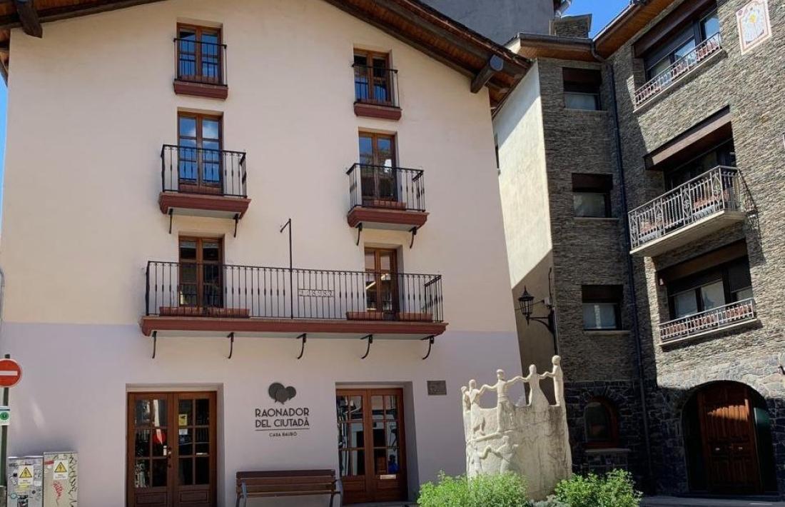 La seu del Raonador del Ciutadà està ubicada a Casa Bauró.