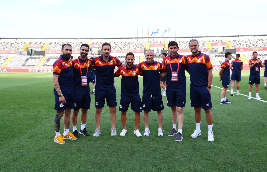 'Ludo' Clemente, amb alguns dels seus companys a la selecció absoluta a Badajoz.