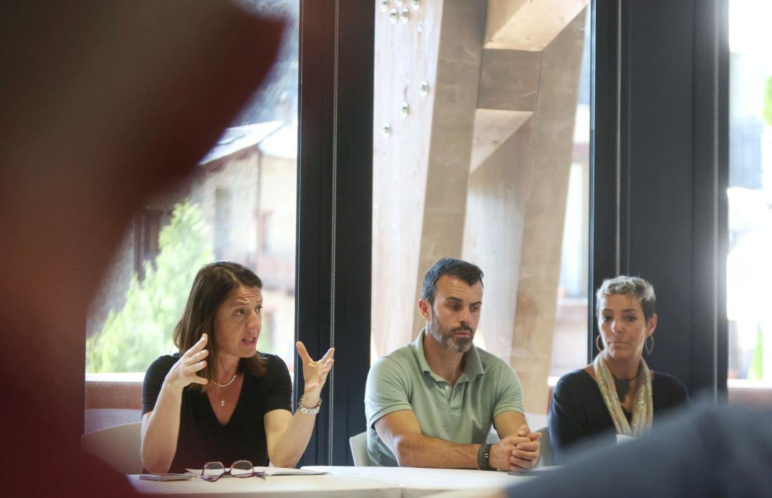 La sala La Buna ha aplegat poc més d’una vinenta de persones.