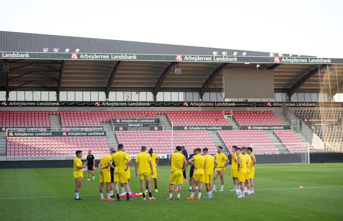 La UE Santa Coloma es va entrenar ahir a l’MCH Arena.