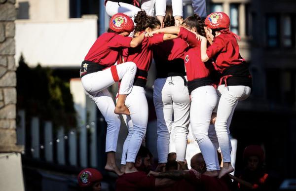 p. 07 castellers