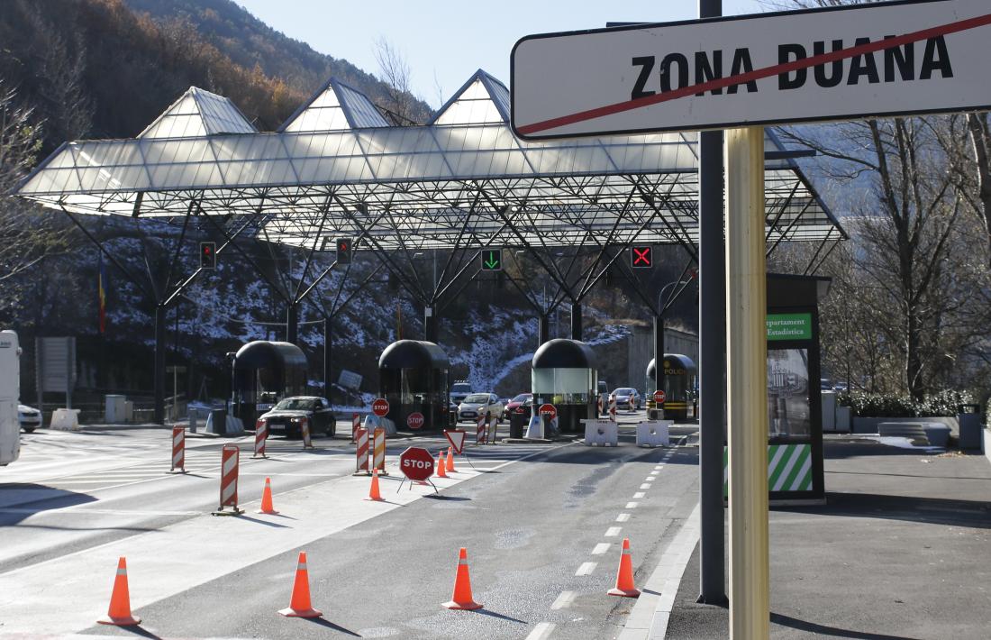 Un cartell indicant el final de la zona duanera andorrana.