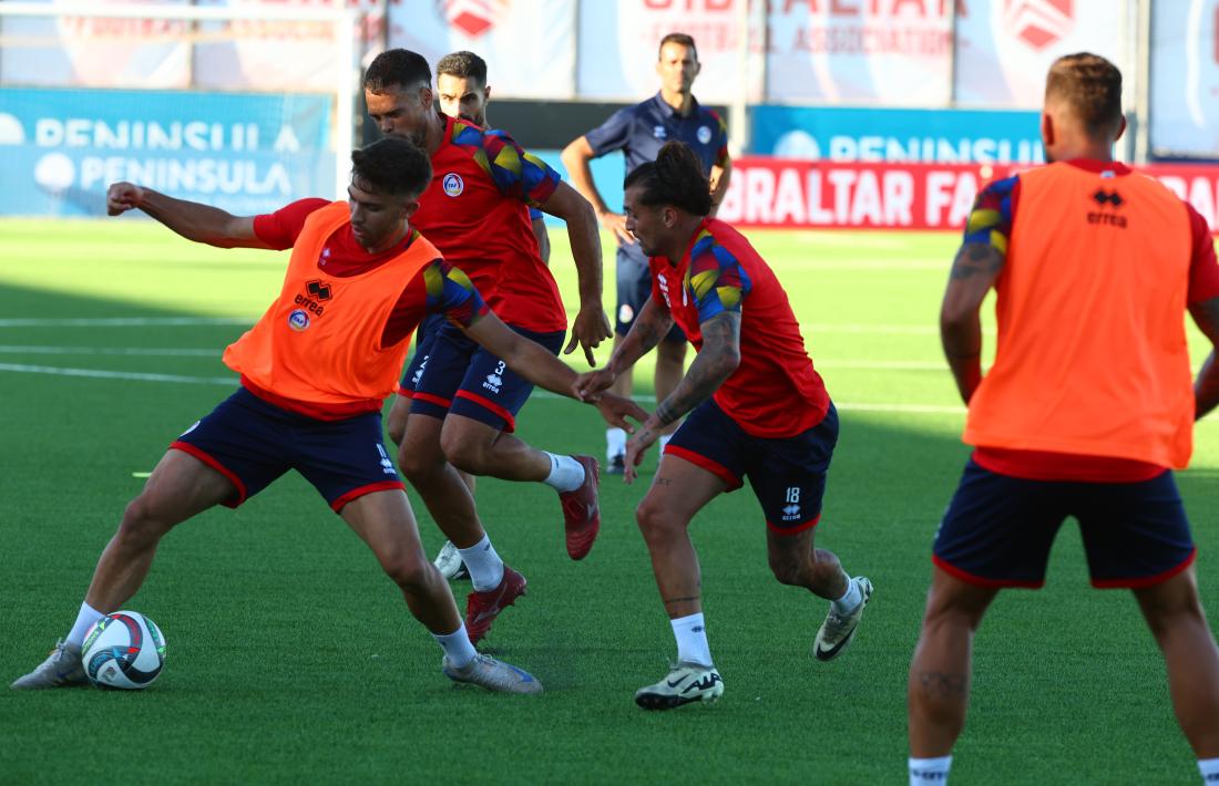 La selecció es va entrenar ahir a Gibraltar per preparar l’amistós.