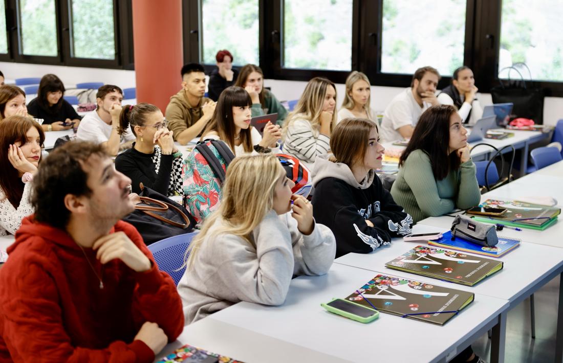 Alguns dels alumnes nous en una sessió d'acollida, avui.