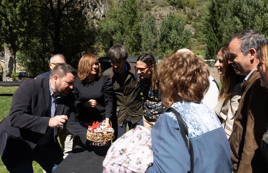 Una vuitantena de socis, dels 240 que té Velles Cases, van assistir ahir a la festa d’aniversari a Sant Joan de Caselles i AINA.