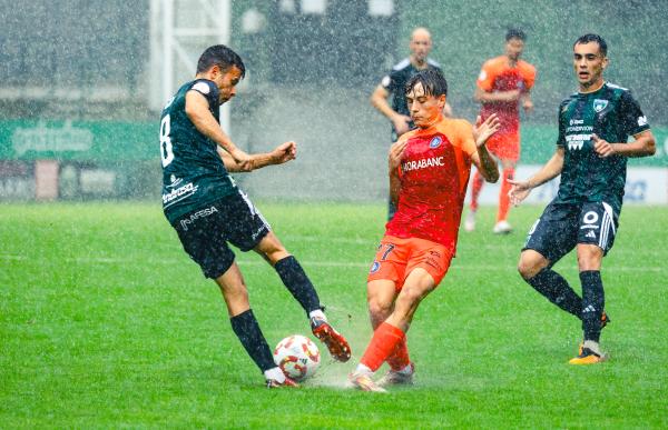 p. 29 ivan rodriguez primera foto baix central foto fc andorra