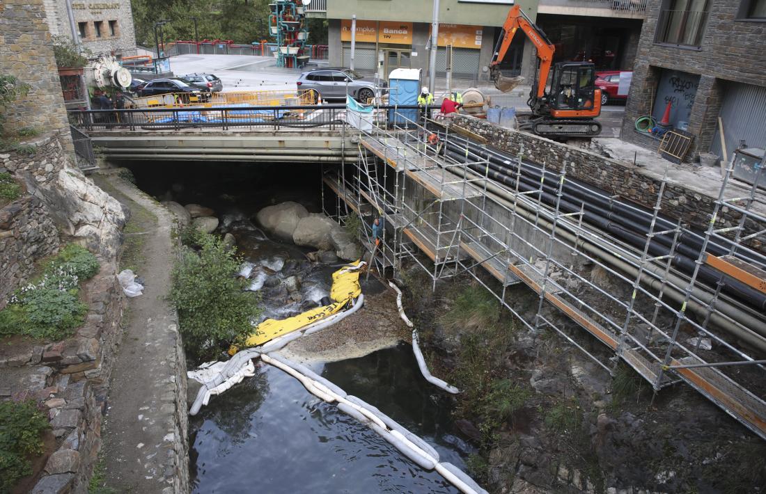 Els treballs que s’estan fent a la zona del pont de la Tosca, a Escaldes-Engordany.