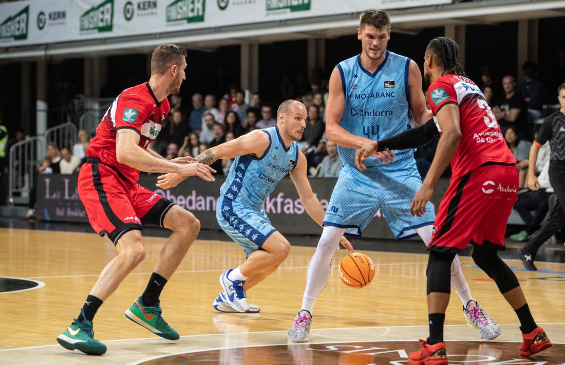 Rafa Luz va repartir 14 assistències contra el Coviran Granada.