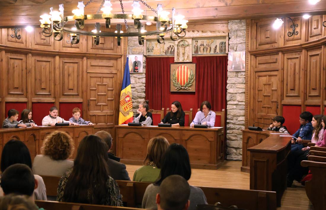 La sessió constitutiva del dissetè Consell d'infants de Sant Julià de Lòria.