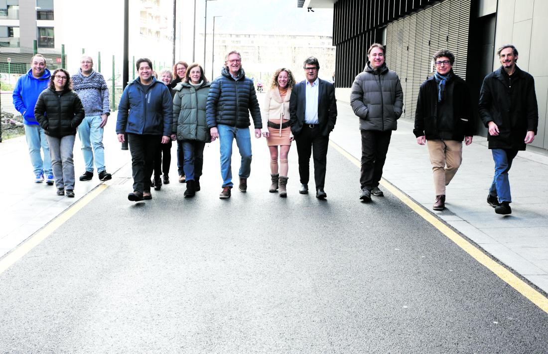 L’equip del Bondia que va fer possible l’edició especial guardonada avui.