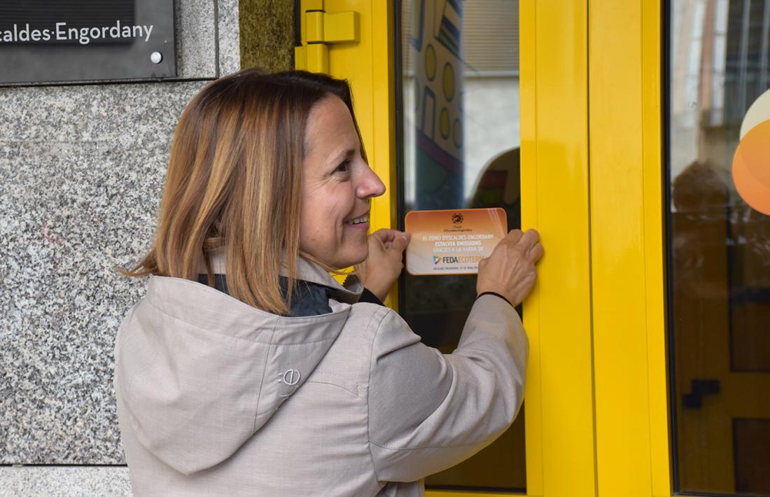 La cònsol major d'Escaldes-Engordany, Rosa Gili, en el moment que es va concedir el distintiu de connexió a la xarxa de calor per a l'escola bressol 2.