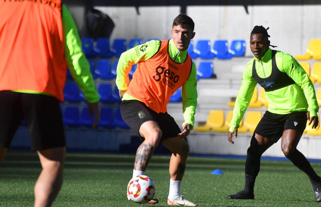 L’FC Cartagena es va entrenar ahir al Francesc Vila-CE La Massana.