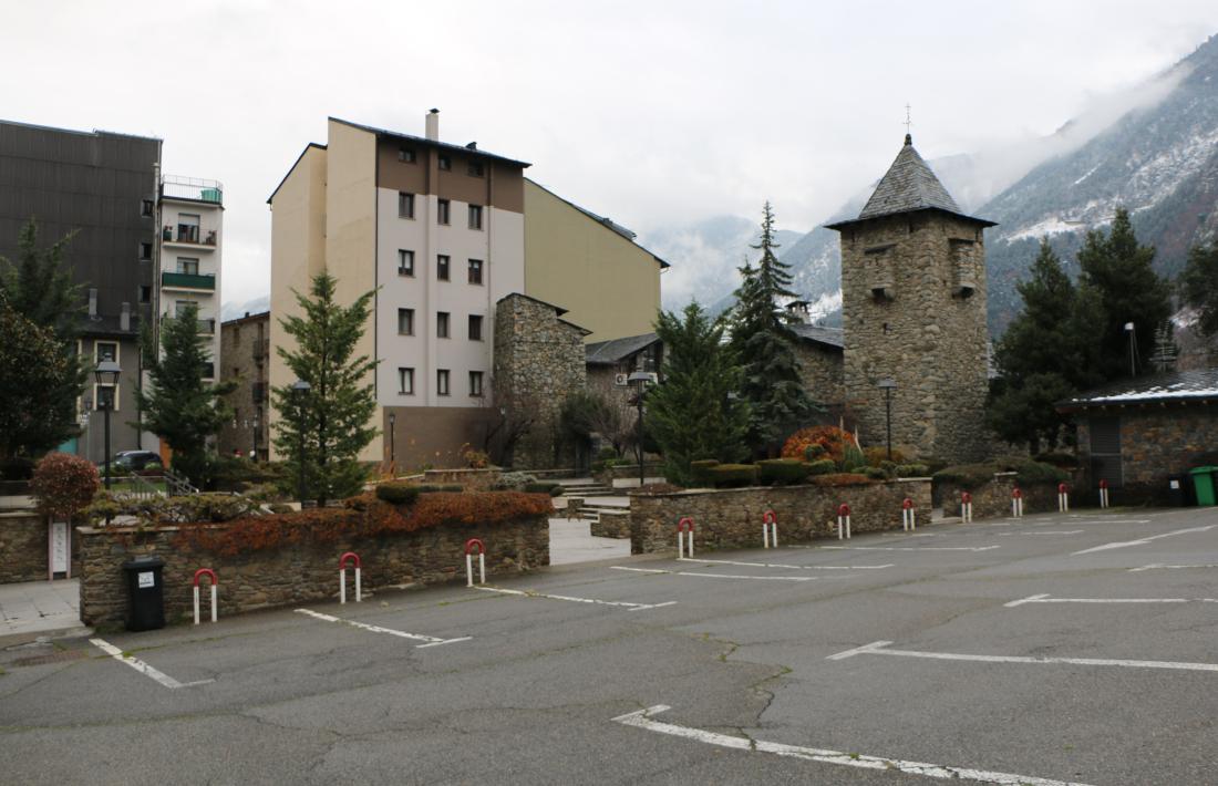 Els entorns de la Casa de la Vall.