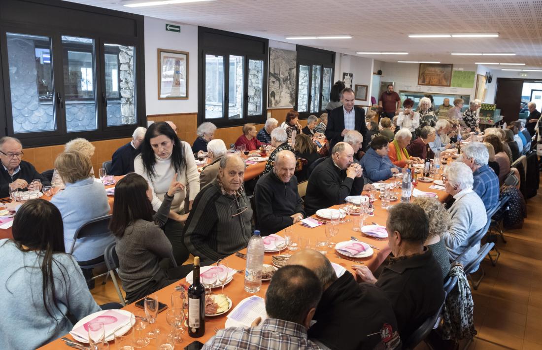 Aina ha acollit el tradicional dinar de Nadal amb els padrins de la parròquia.