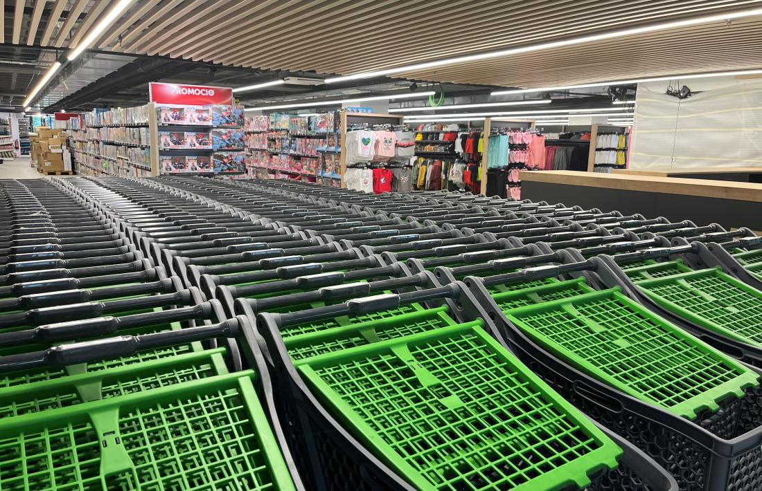 Carros de la compra en un supermercat.