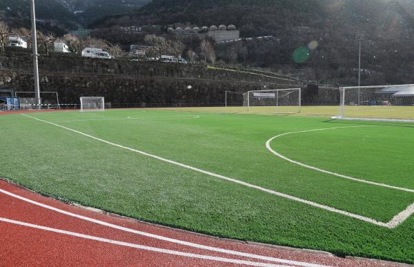 p. 30 mini camp estadi comunal gespa renovada foto comu andorra la vella