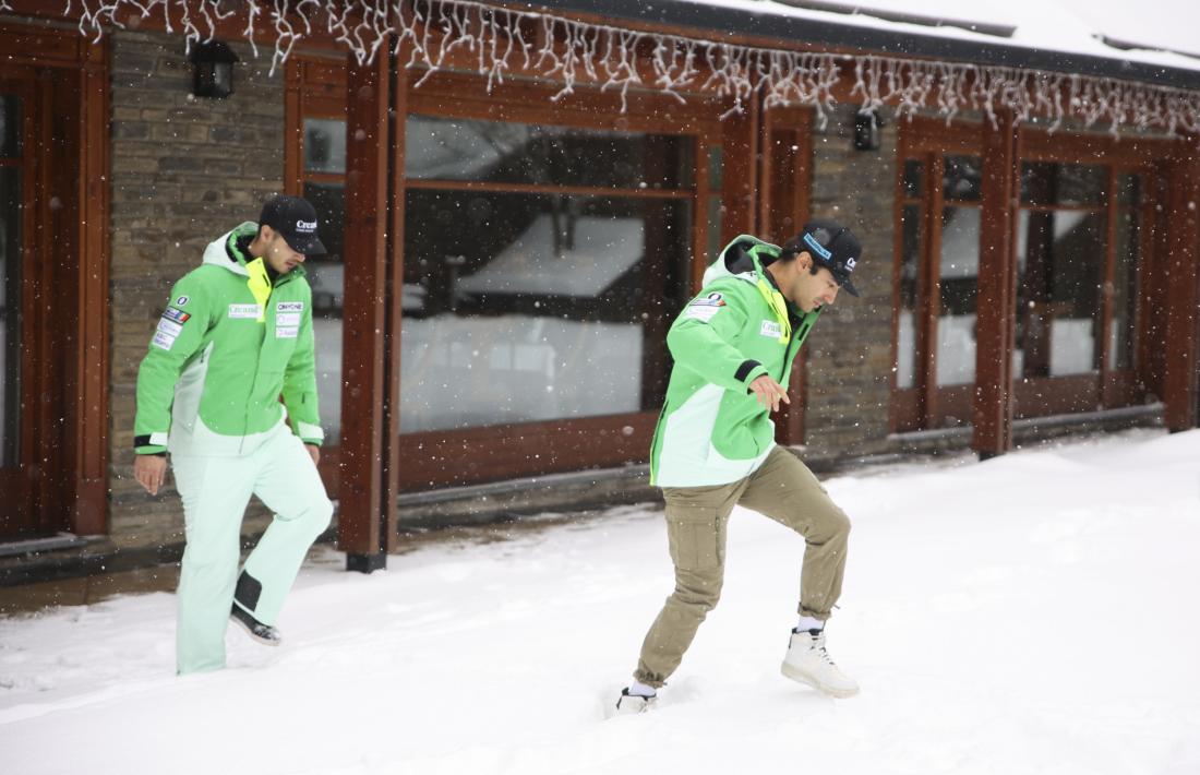 Joan Verdú fent equilibris a la neu i després arriscant al màxim a pistes de Copa del Món com diumenge a Alta Badia.