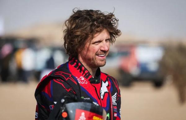 p. 29 adrien van beveren foto dakar