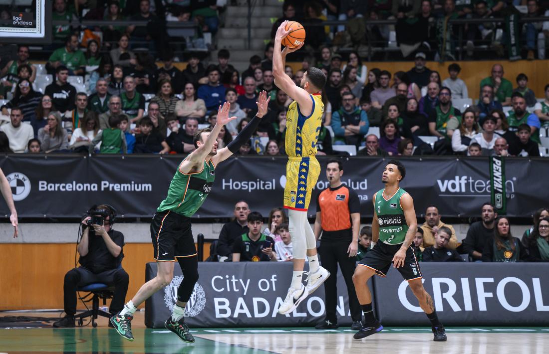 Chougkaz, contra la Penya.