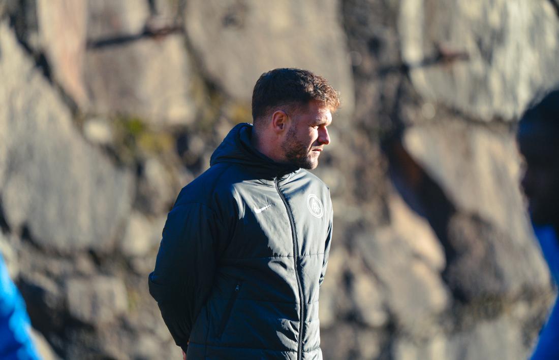 Ferran Costa, totalment sentenciat com a entrenador de l’FC Andorra, va dirigir ahir l’entrenament a l’Estadi Comunal.