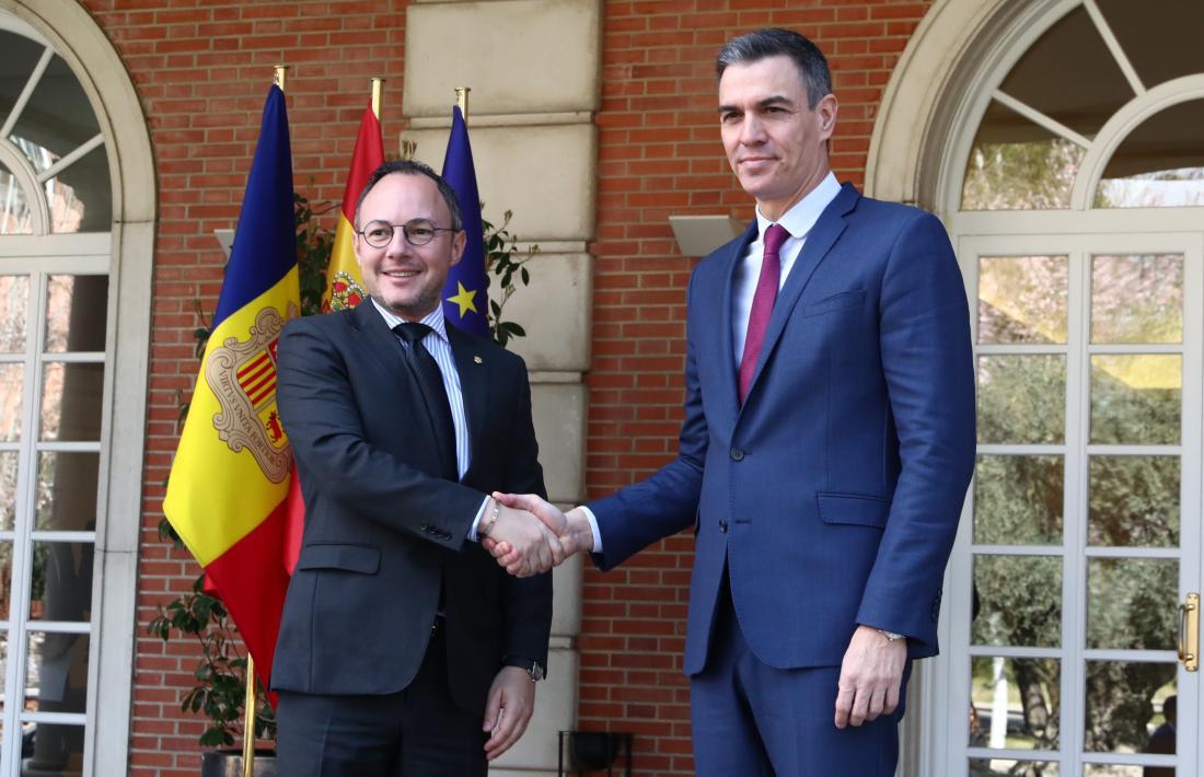 Sánchez rep Espot en una de les seves visites oficials a Madrid.