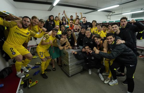 p. 28 primera foto fc andorra celebració copa catalunya foto fc andorra