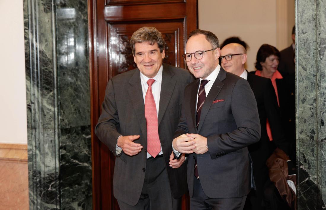 El cap de Govern, Xavier Espot, amb el nou governador del Banc d’Espanya, José Luis Escrivá.