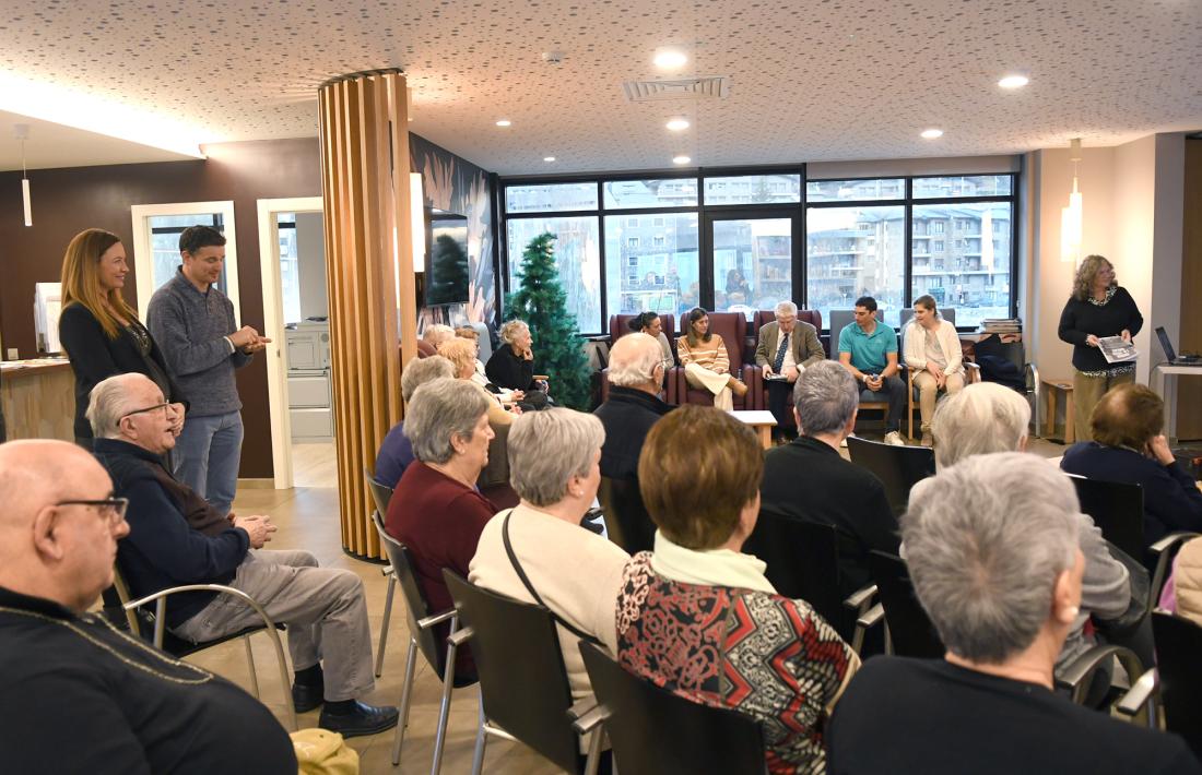 La casa pairal de la Massana ha acollit aquesta tarda la primera xerrada adreçada a la gent gran.