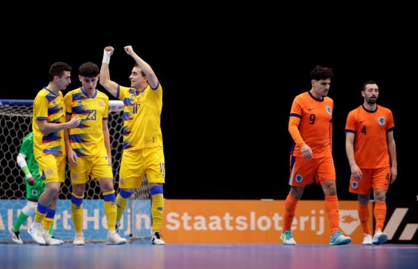 p. 29 seleccio vs holanda foto knvb