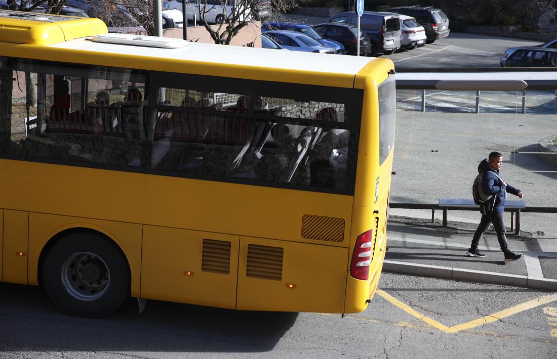 Un autobús de Coopalsa en el seu trajecte per Encamp.