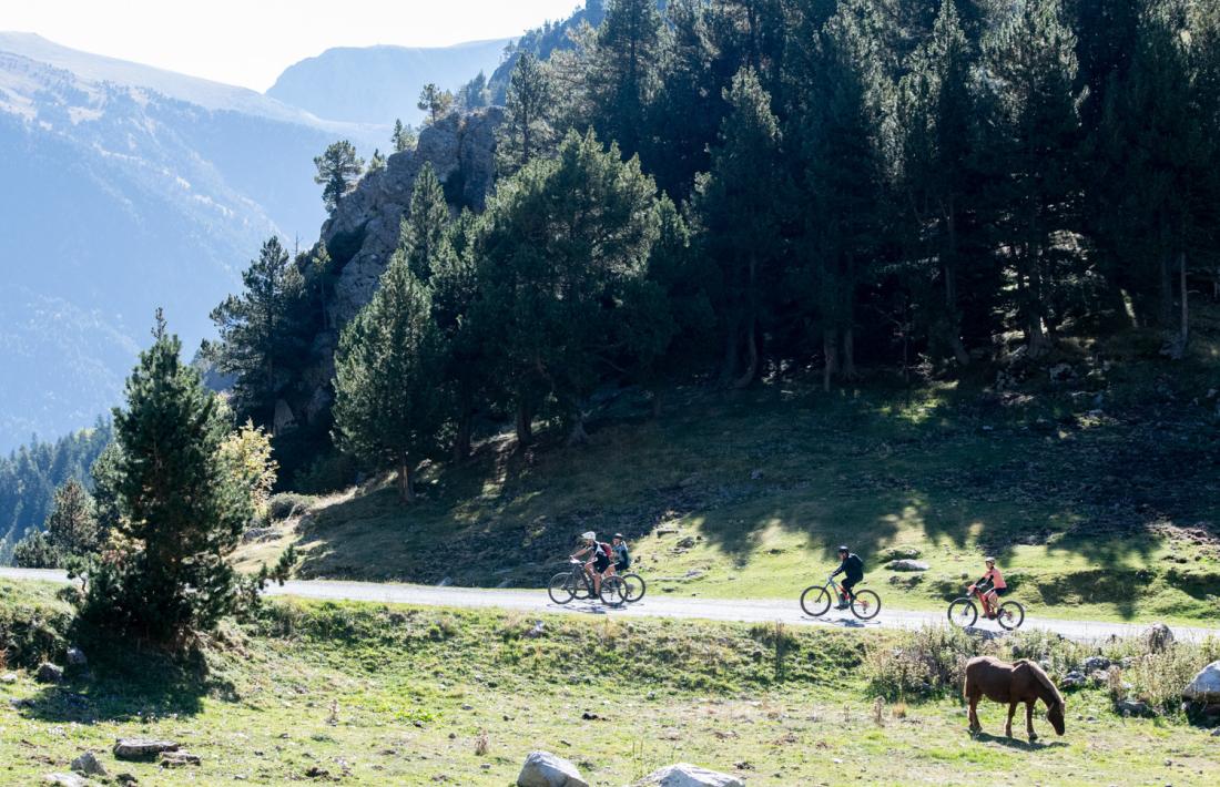 L'e-bike tour passant per la parròquia de la Massana.