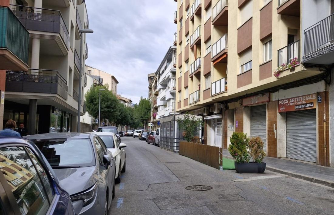 El carrer Regència d’Urgell, per on l’Ajuntament pretenia iniciar la pacificació de la trama urbana. 