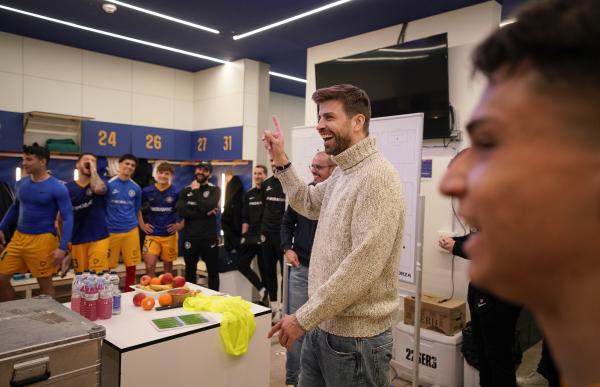 p. 28 gerard pique vestidor foto fc andorra