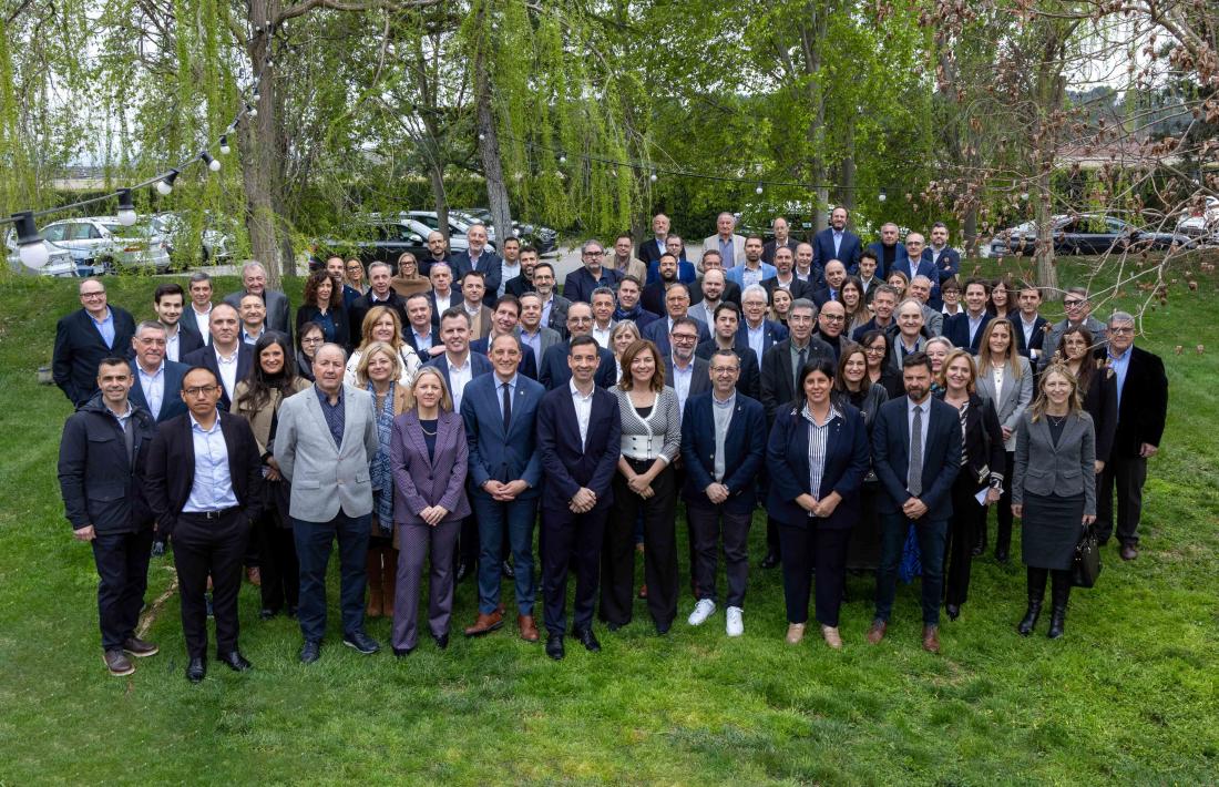 Foto de grup dels participants en la presentació de la pròxima edició de la Trobada. 